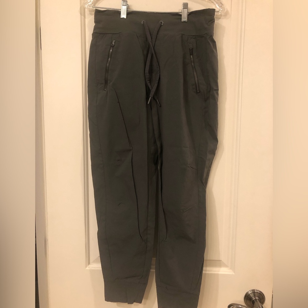 Athleta Trekkie North Joggers Olive Green Size 4